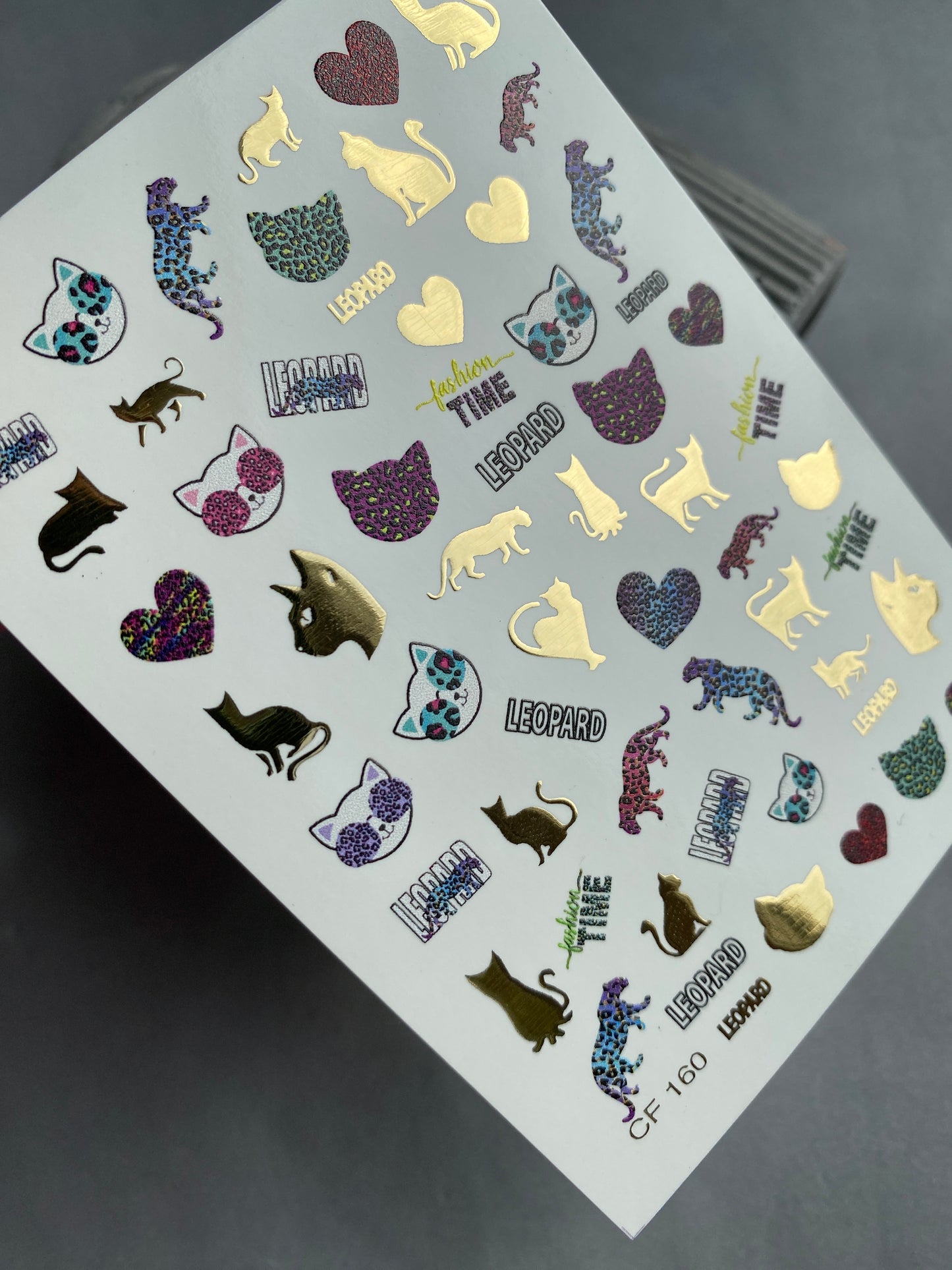 Nagel-Wasserabziehbild CF-160 | Leopard- & Katzen-Wasserfolien-Nagelabziehbilder | Tiermuster, Herzen & Goldfolien-Akzente