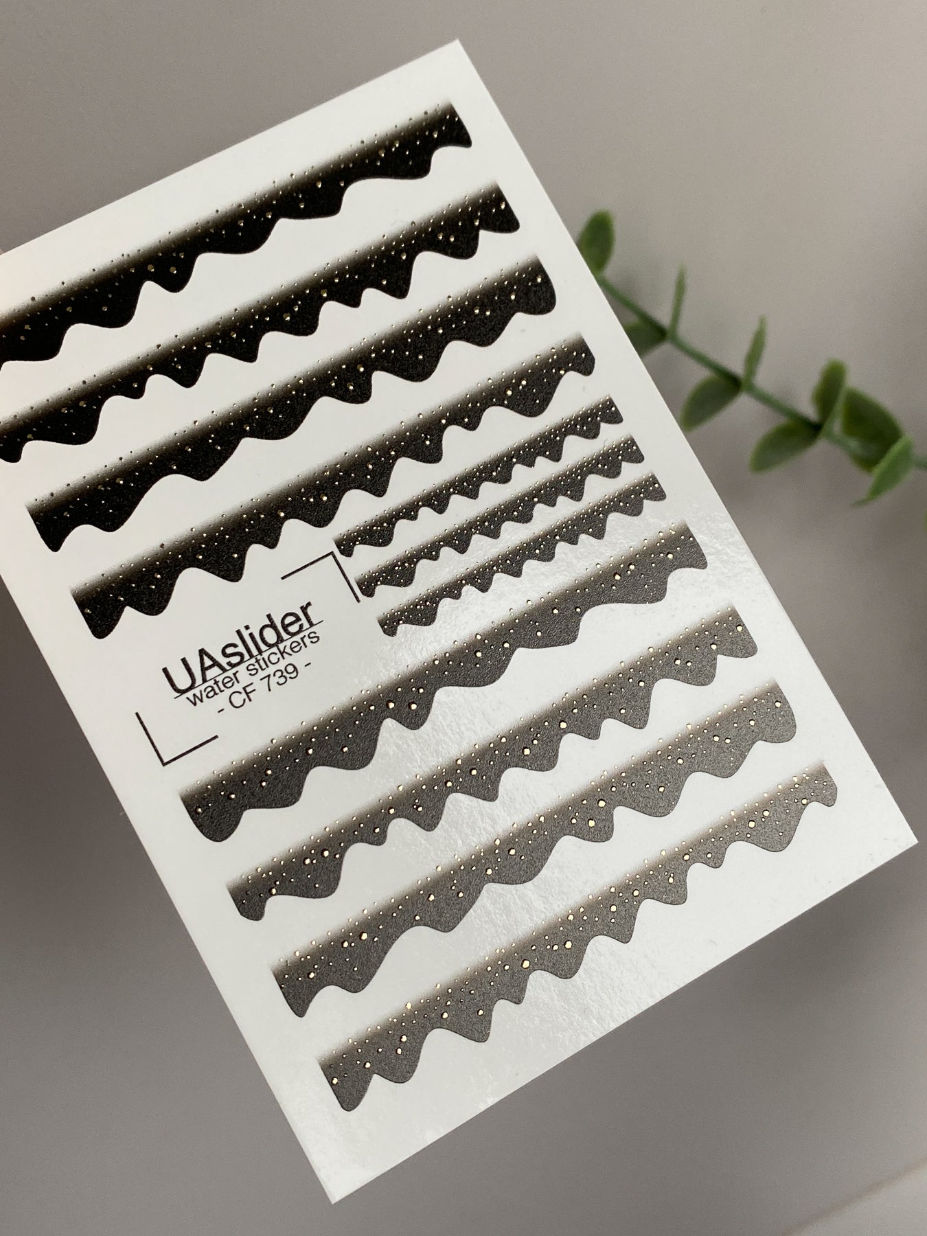 Nagel Wasserabziehbild CF-739 | Wasserfolien Nagelabziehbilder | Schwarze Verlauf Wellenstreifen mit Gold