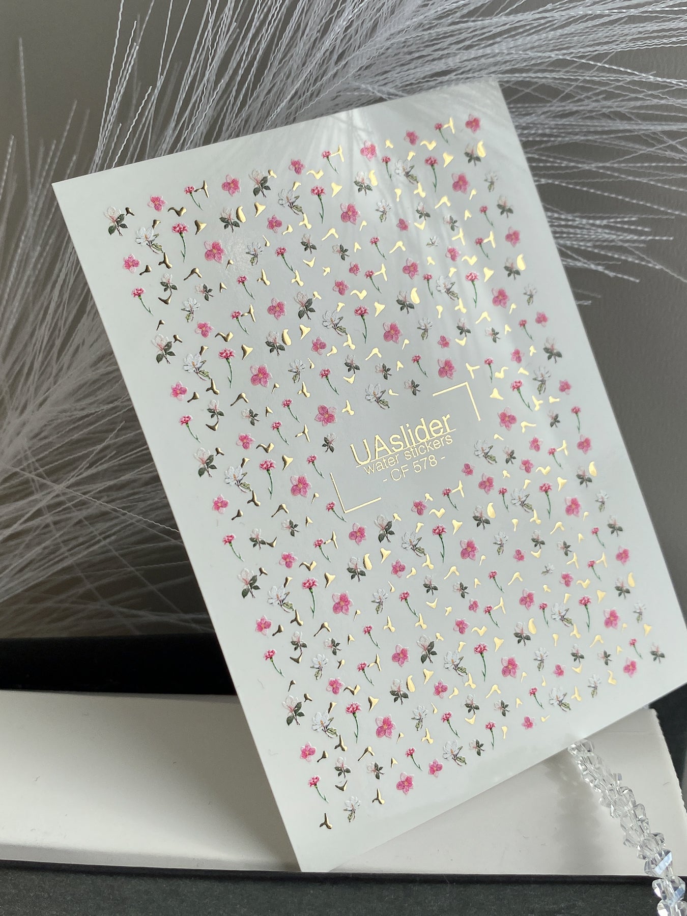 Nagel Wasserabziehbild CF-578 | Wasserfolien Nagelabziehbilder mit rosa und weißen Blumen | Mini Blumen Nagelkunst mit goldenen Details
