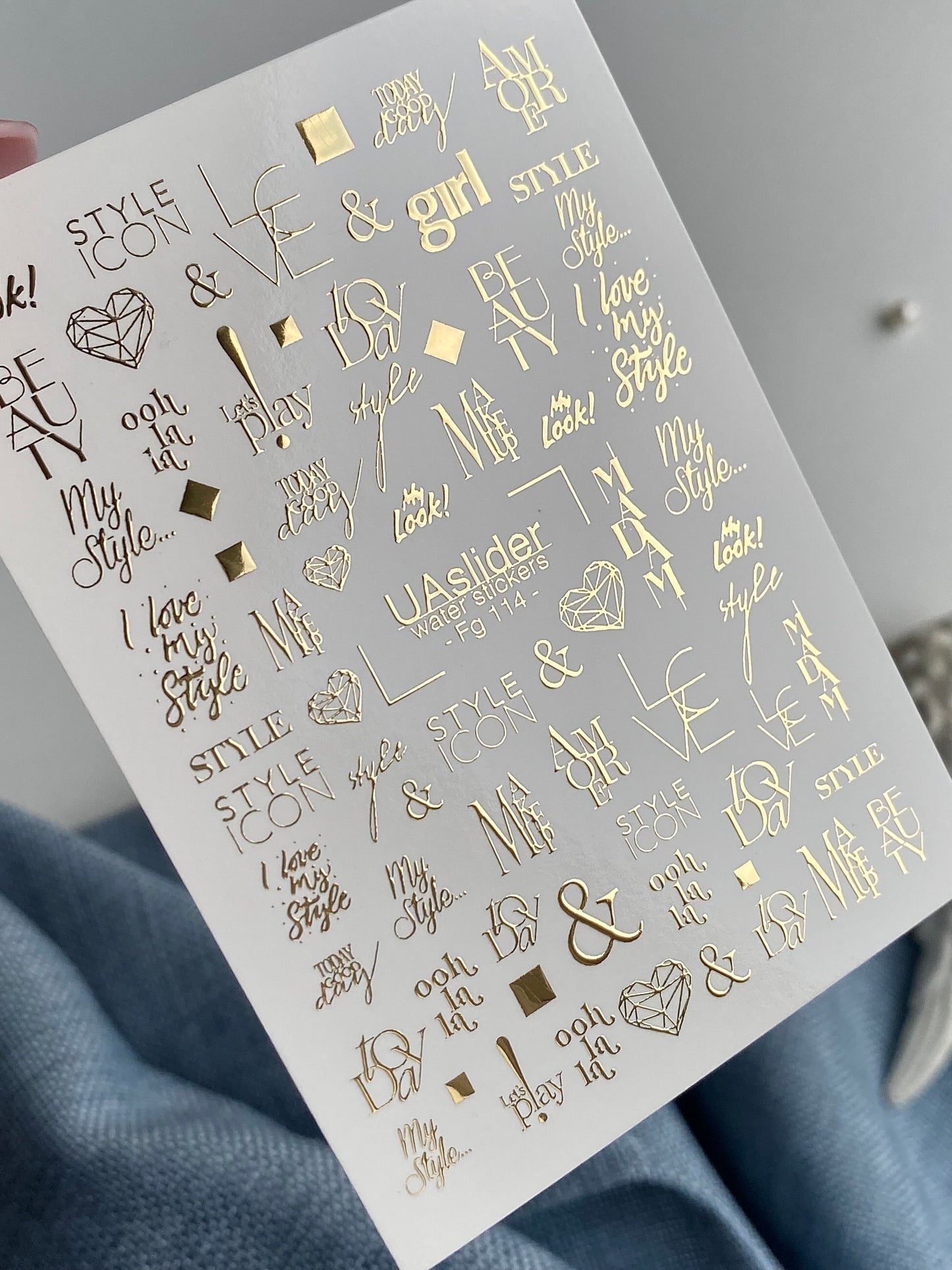 Nagel Wasserabziehbild Fg-114 | Wasserabziehbare Nagelaufkleber mit goldenen Zitaten & Stilwörtern | Modische Typografie
