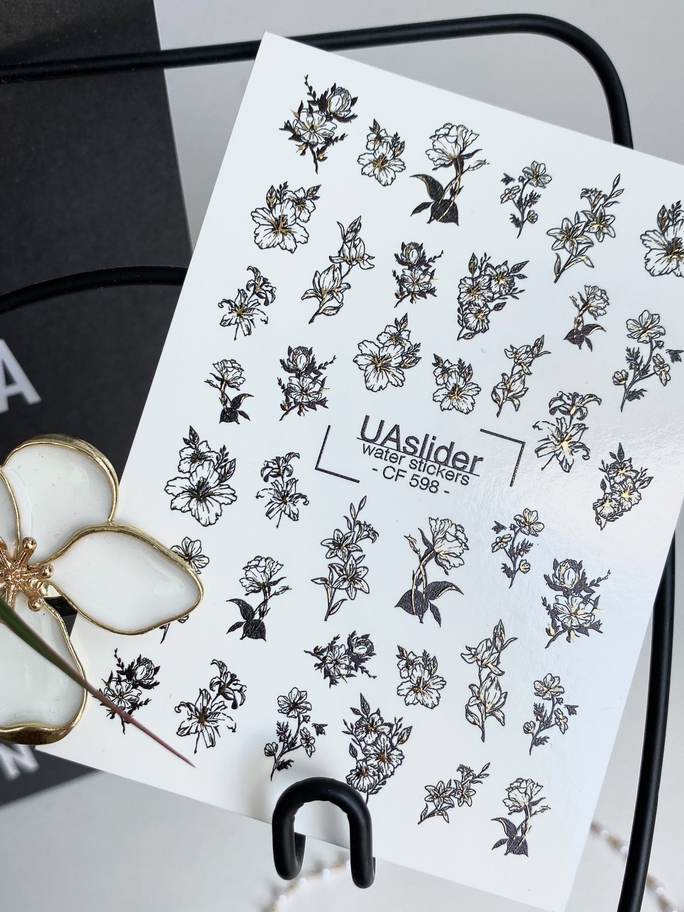 Nagel Wasserabziehbild CF-598 | Schwarze & Goldene Blumenumriss Wasserfolien Nagelabziehbilder | Elegante Linienkunst Nagelsticker