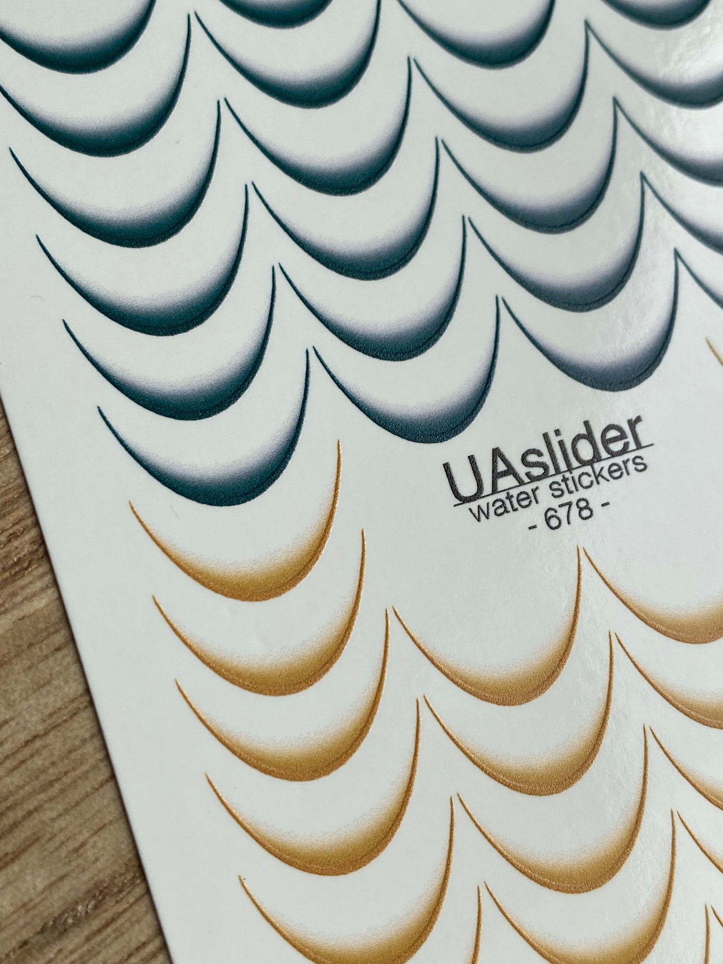Adesivo de Água para Unhas 678