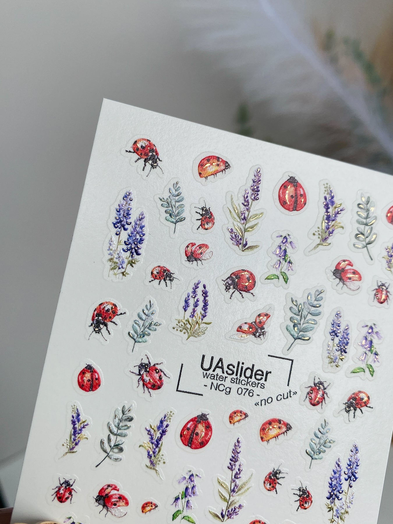 Nagel Wasserabziehbild NCg-076 | Wasserfolien Nagelaufkleber Marienkäfer und Lavendel | Von der Natur inspirierte Nagelkunst
