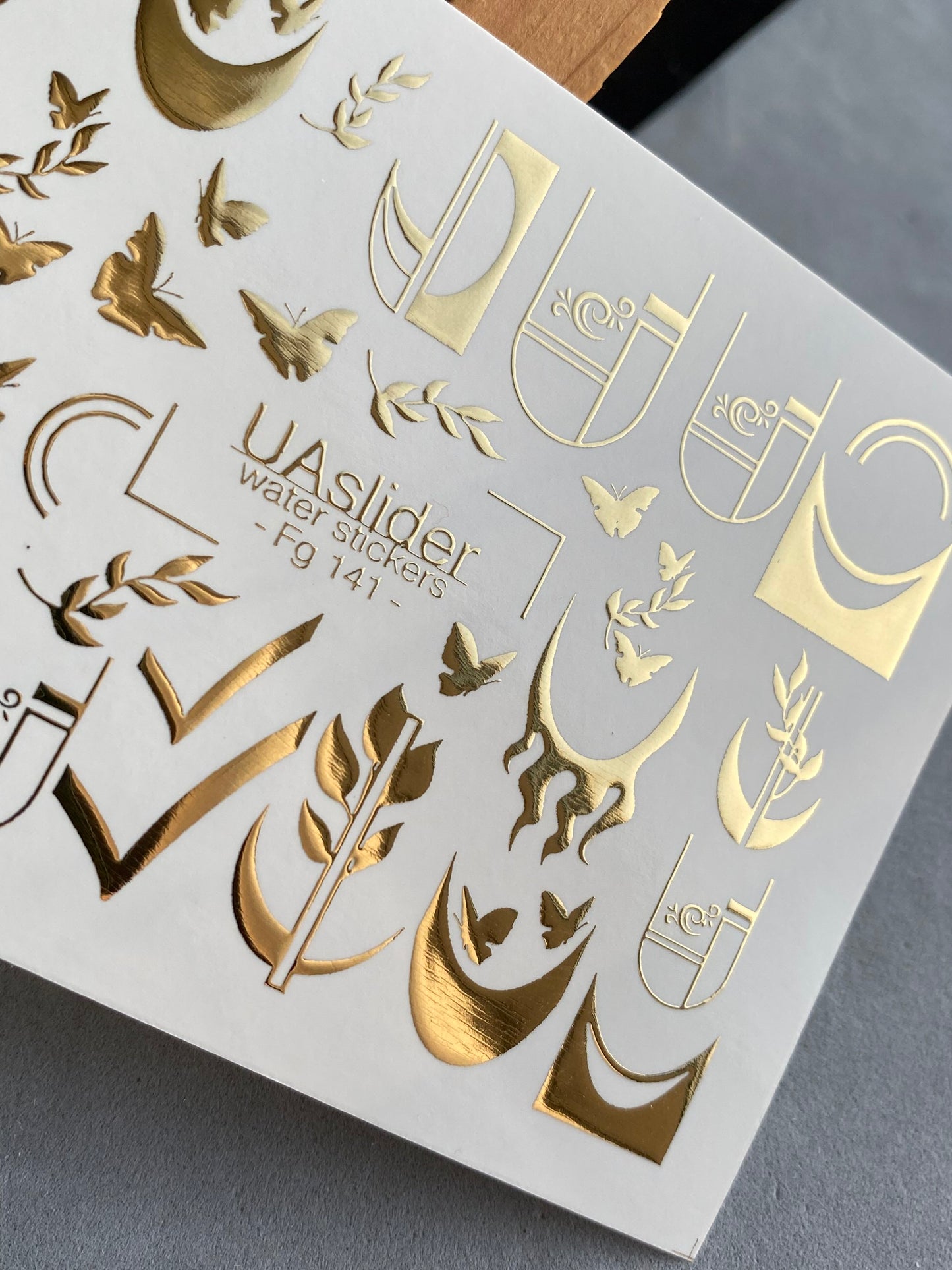 Nagel-Wasserabziehbild Fg-141 | Wasser-Schiebnagelabziehbilder mit goldenen geometrischen Monden und Schmetterlingen | Moderne Nageltattoos