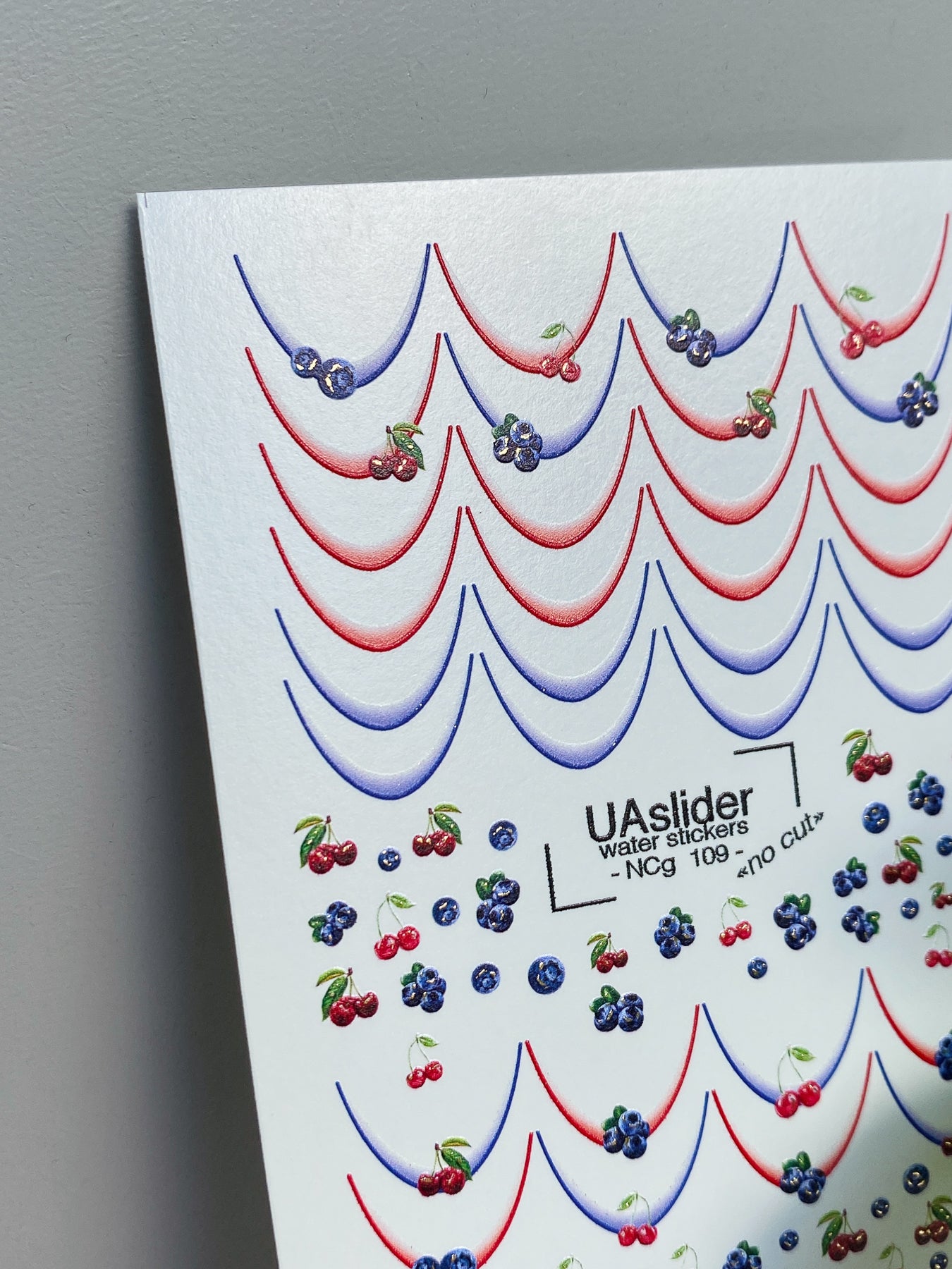 Nagel-Wasserabziehbild NCg-109 | Wasser-Schiebefolie Nagelabziehbilder Rot & Blau Französisch | Nagel-Wasserabziehbilder mit Kirschen und Blaubeeren