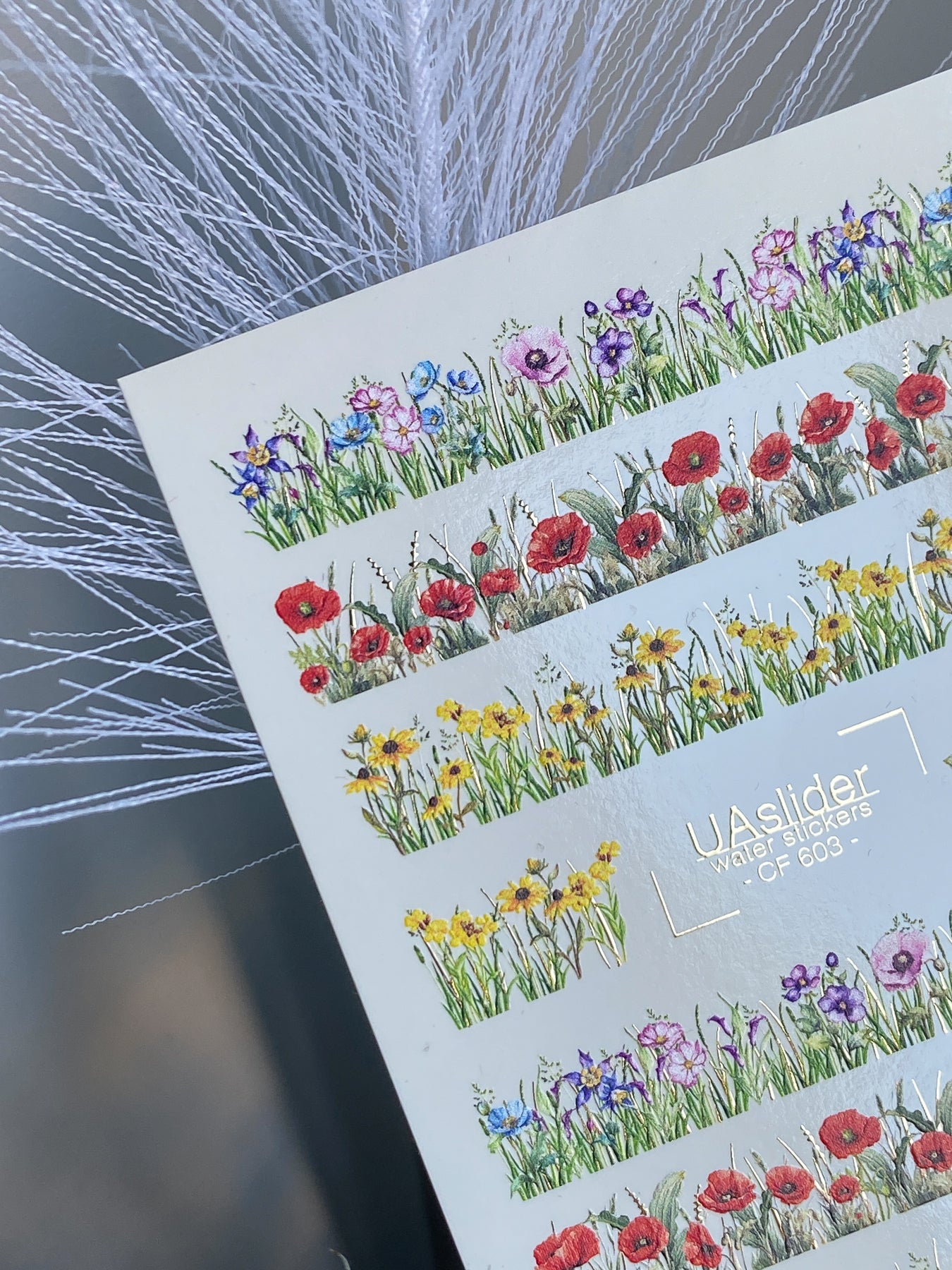 Décalcomanie d'eau pour ongles CF-603 | Décalcomanies d'eau pour ongles | Rayures de prairie florale – Coquelicots, marguerites et fleurs sauvages