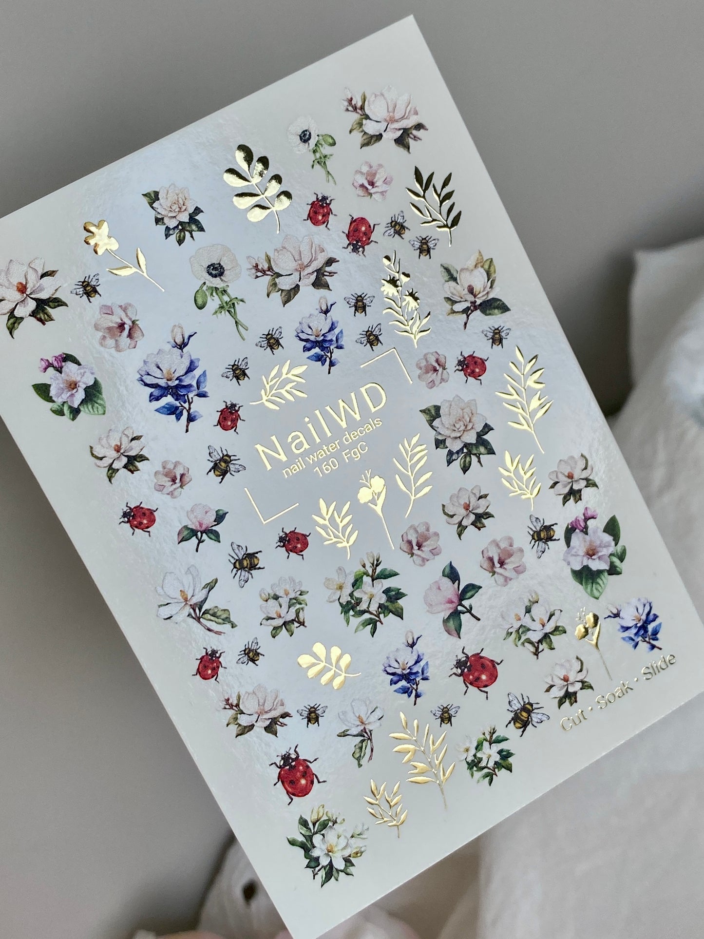 Adesivo de Água para Unhas 160 Nail WD | Adesivos para Unhas com Deslizamento de Água Jardim Floral com Abelhas e Joaninhas | Adesivos de Água para Unhas Design de Flores da Primavera