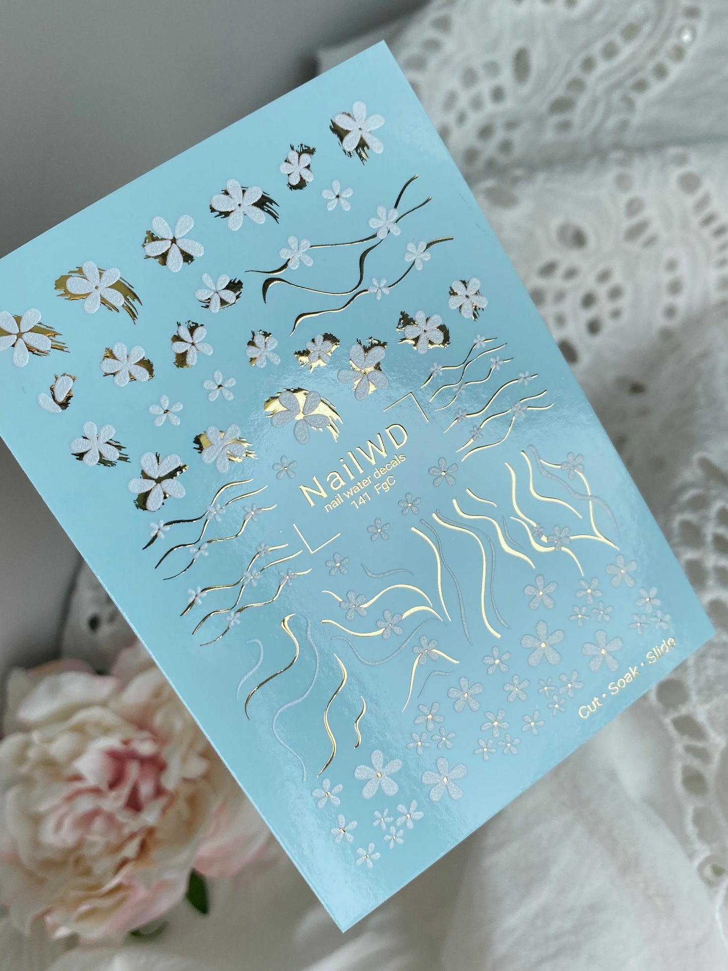 Adesivo para Unhas 141 NailWD | Adesivos para Unhas Deslizantes de Água Margaridas Brancas | Linhas Florais com Detalhes em Dourado