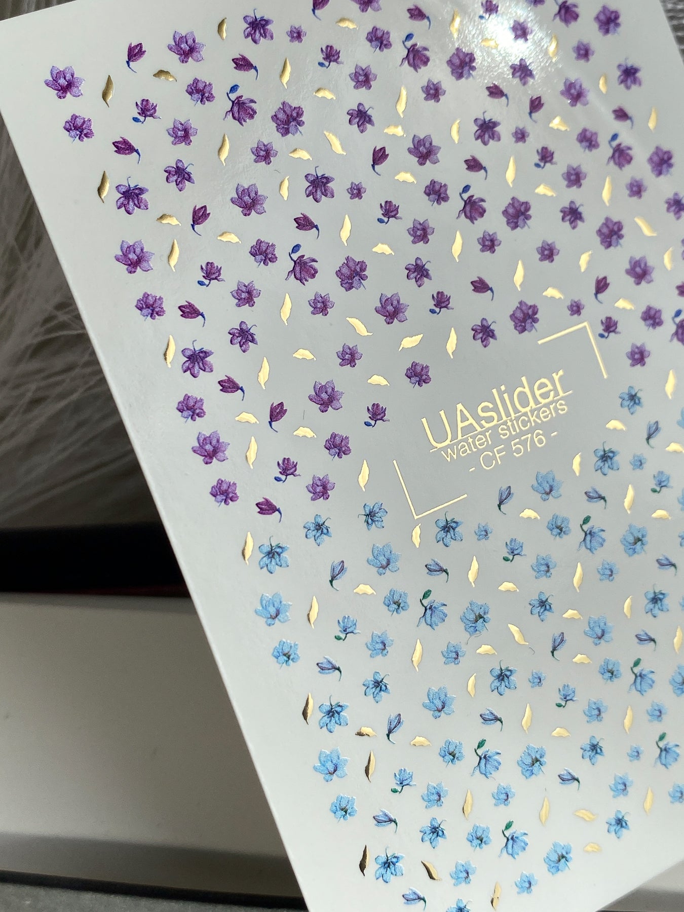 Nagel Wasserabziehbild CF-576 | Wasserfolien Nagelabziehbilder mit winzigen Blumen | Lila und blaue florale Nagelkunst