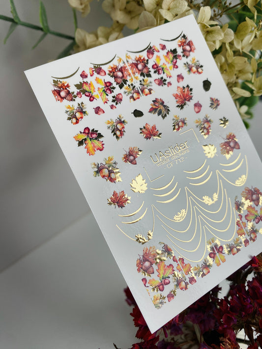 Nagel-Wasserabziehbild CF-712 | Wasserabzieh-Nagelaufkleber | Herbstblätter und Eicheln mit goldenen Akzenten